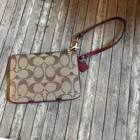 Coach Wristlet Never Used - Picture 2 of 3